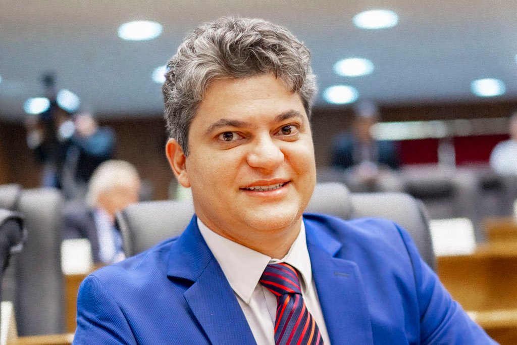 “Imagine se na gestão de Carlos Brandão viesse uma pandemia”, dispara deputado milionário