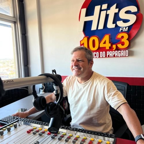 Renald Café estreia programa na Hits FM com foco em jornalismo e entretenimento