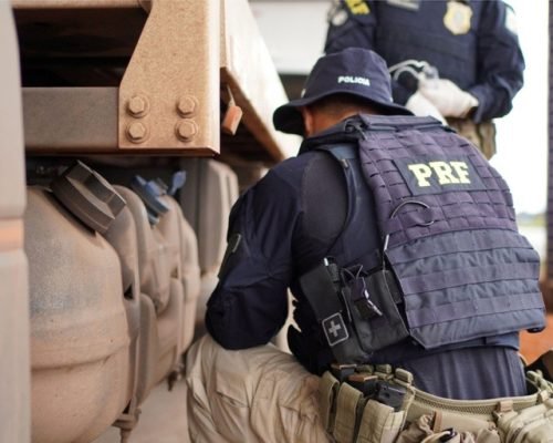 PRF flagra dois ônibus com irregularidades no sistema de controle de poluentes na BR-010 (MA)