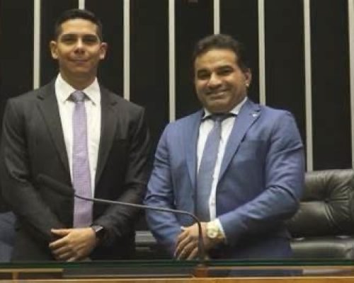 Oposição faz alarde antecipado e tenta transformar decisão provisória em vitória política em Caxias